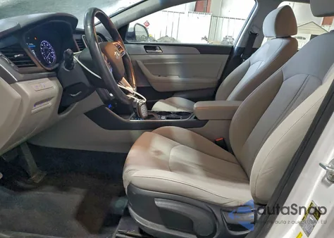2019 Hyundai Sonata Hybrid z USA, uszkodzony, nr VIN KMHE24L31KA089437